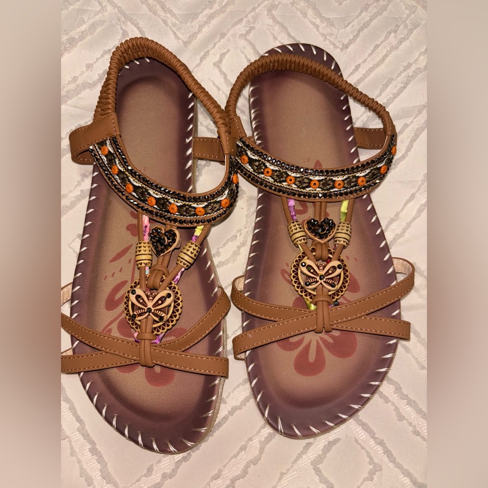 Sandals Women’s Size 9 Embroidered Beads Elastic Back